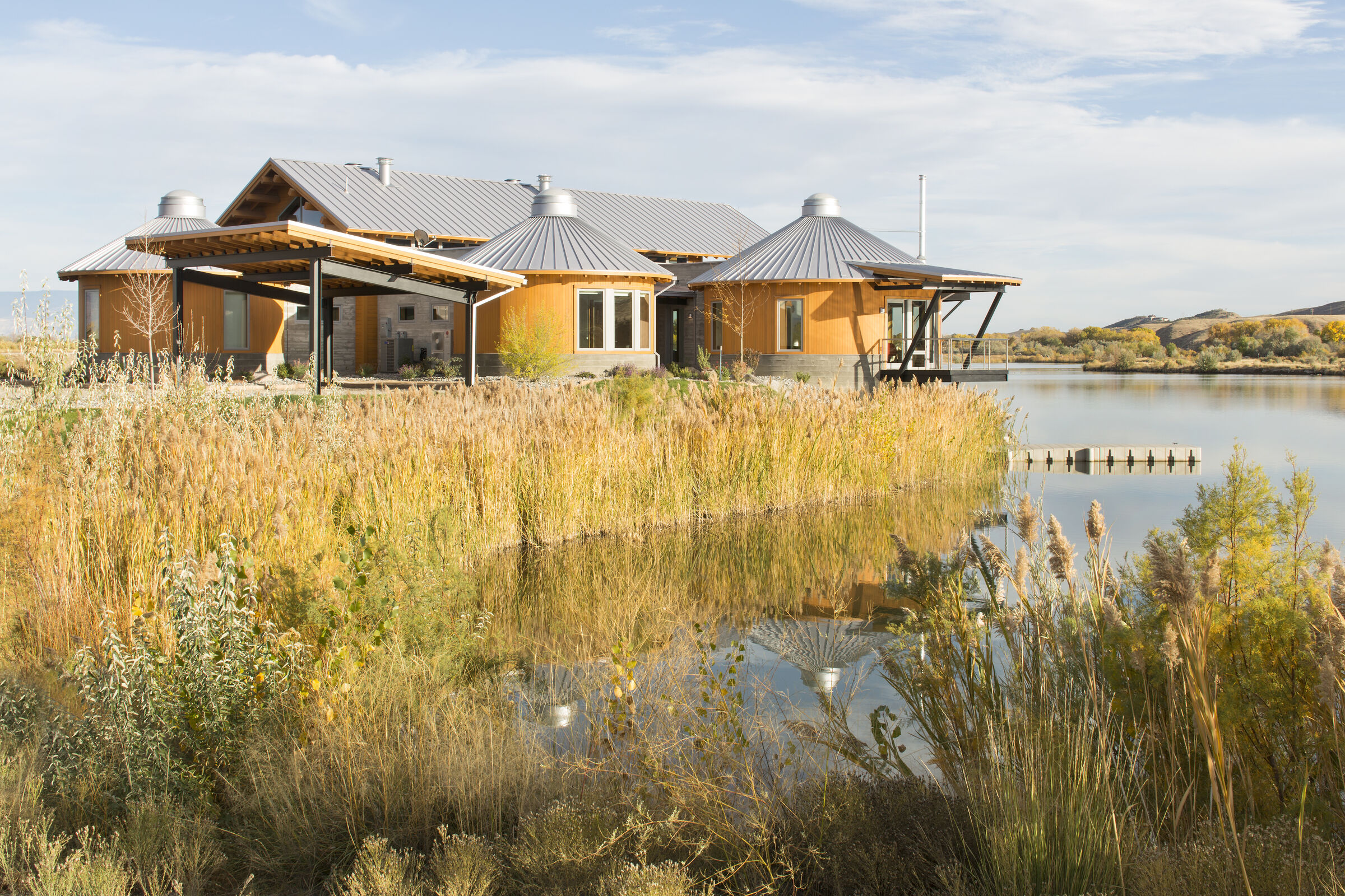 Lake Weedunno living space