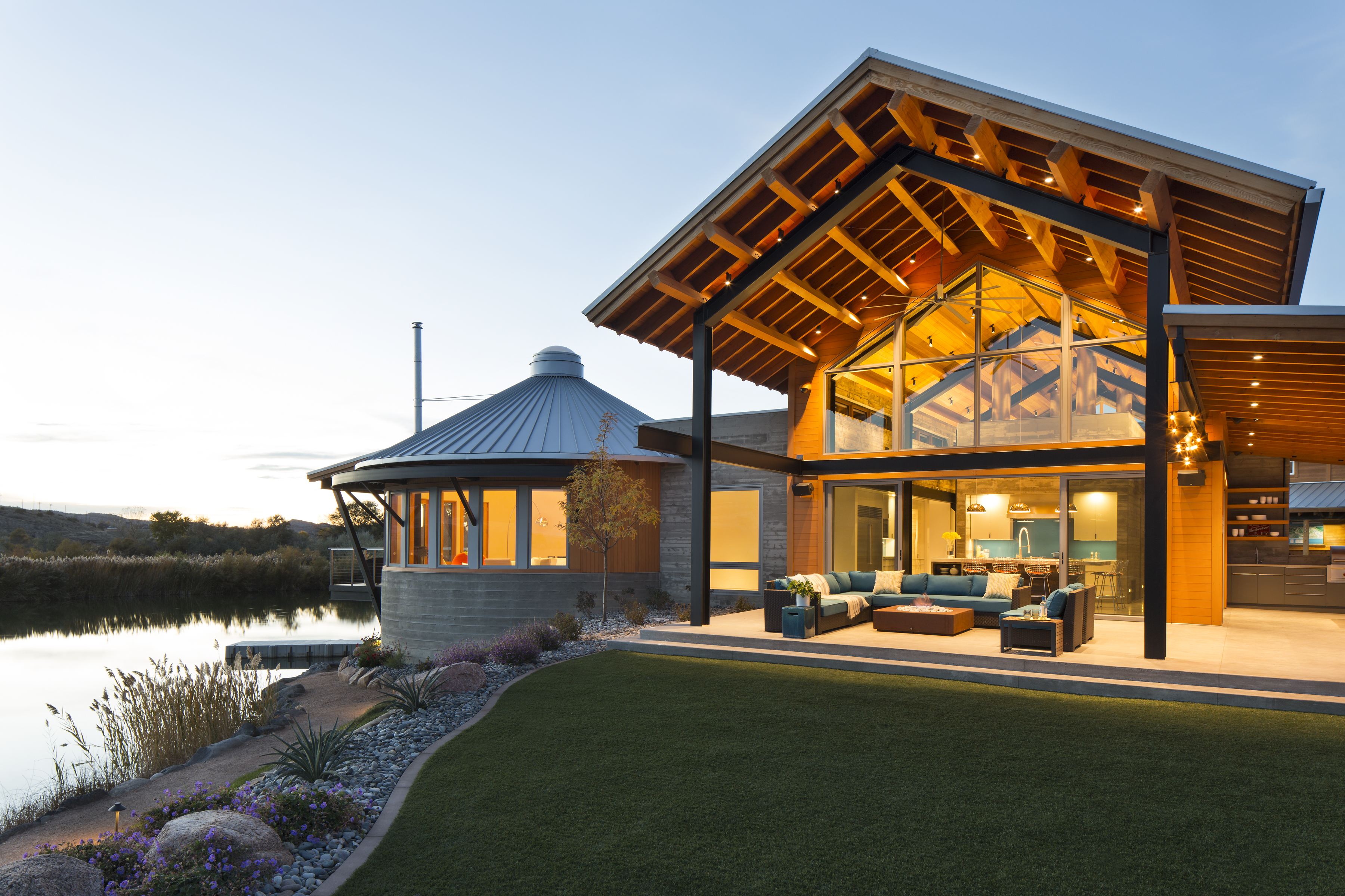 Lake Weedunno yurt at dusk